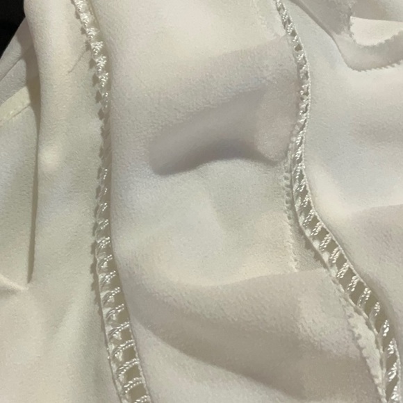 White House Black Market Ruffle Trimmed Blouse with Trumpet Sleeves Size 0 - Picture 9 of 9